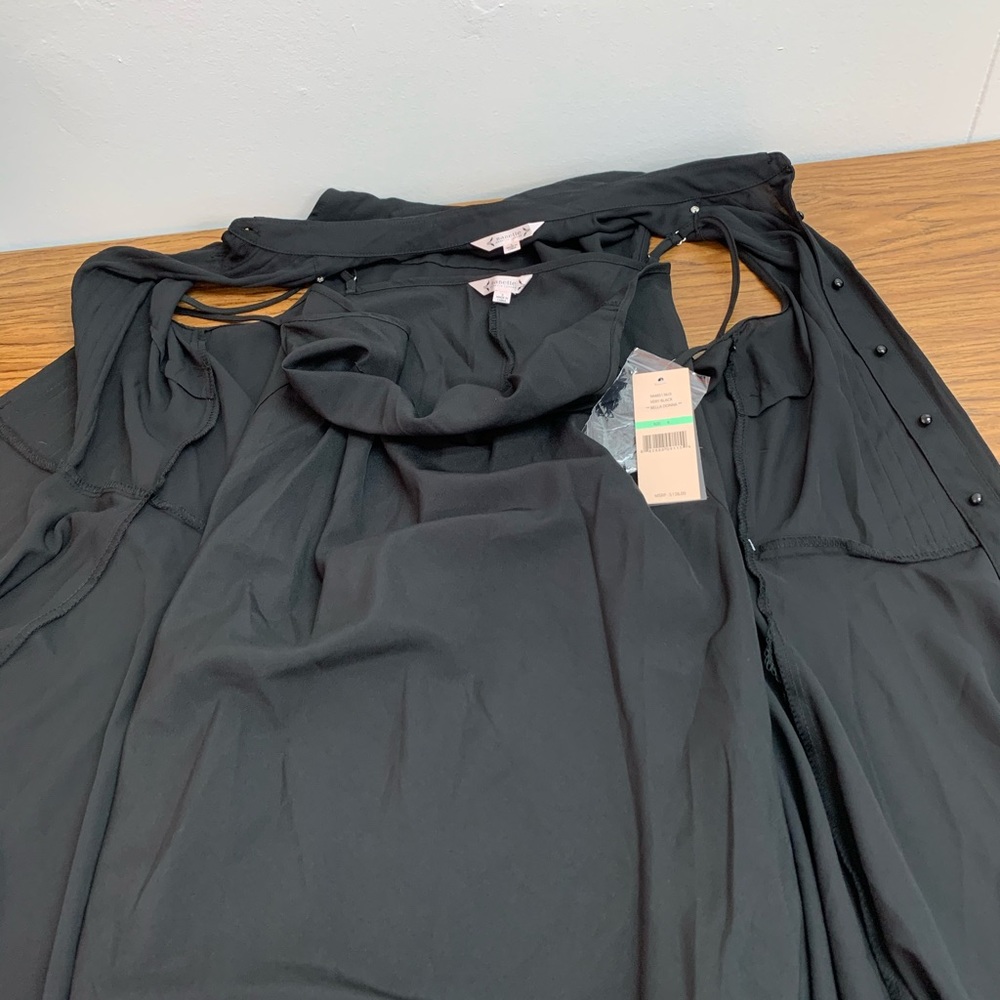 Dress - Picture 9 of 10